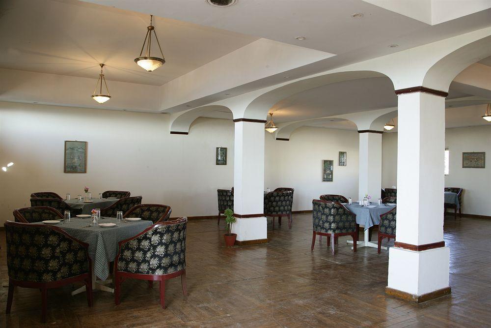 Sterling Ooty Elk Hill Hotel Ресторант снимка