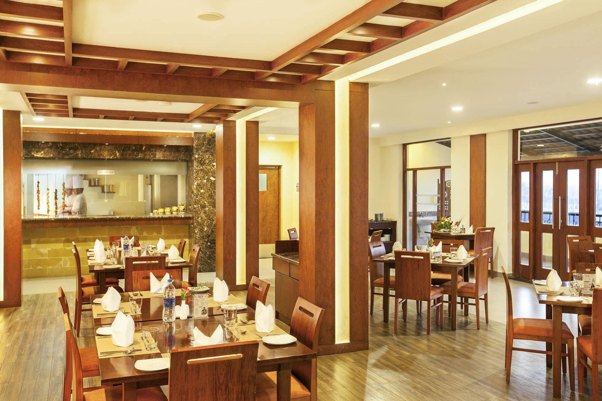 Sterling Ooty Elk Hill Hotel Екстериор снимка